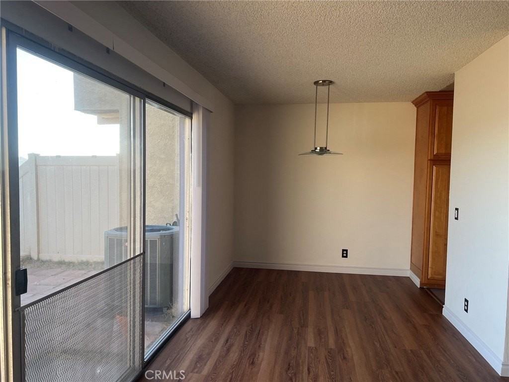 238 Hillcrest Dr - Photo 6 of 28