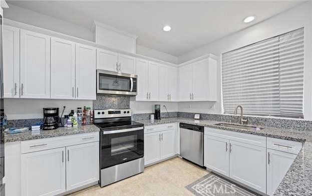 4248 Vermilion Ct - Photo 6 of 25