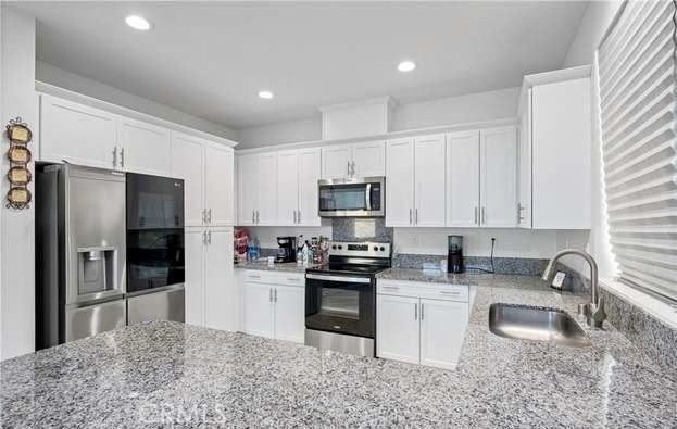 4248 Vermilion Ct - Photo 7 of 25