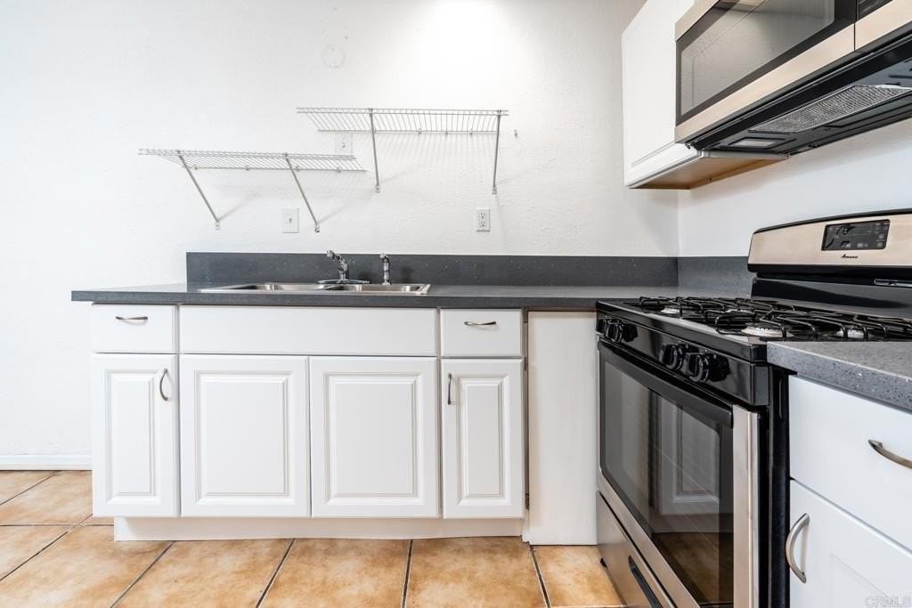 1568 Primera St #B - Photo 4 of 14