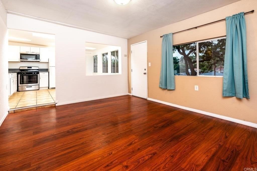 1568 Primera St #B - Photo 5 of 14