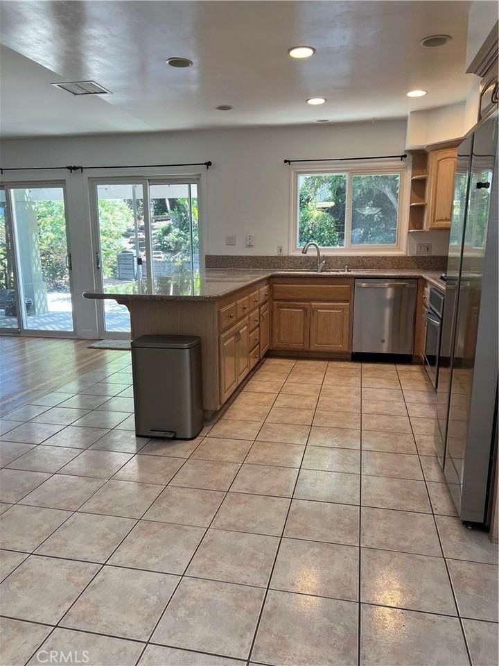 1832 Santa Rena Dr - Photo 4 of 5