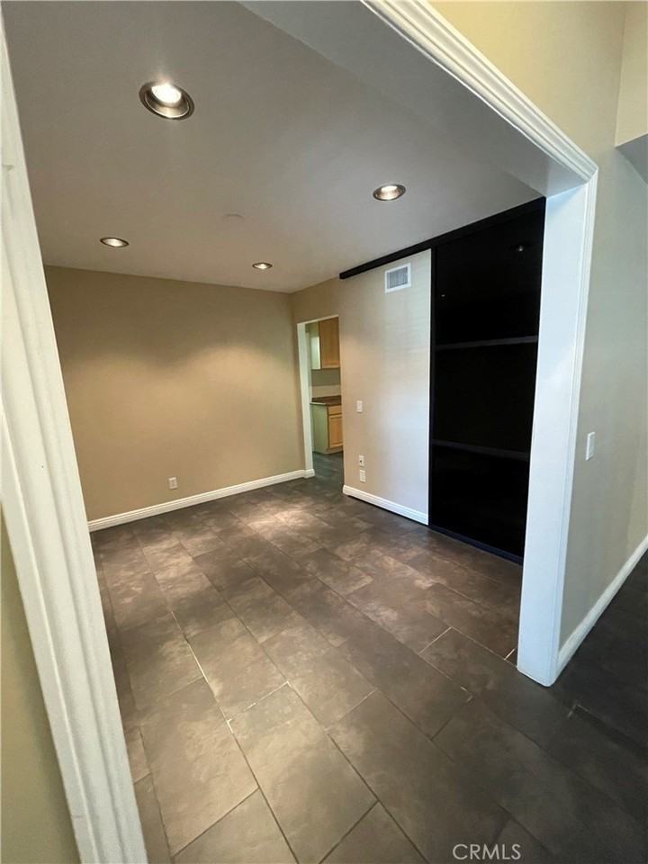 7566 E Woodsboro Ave - Photo 4 of 12