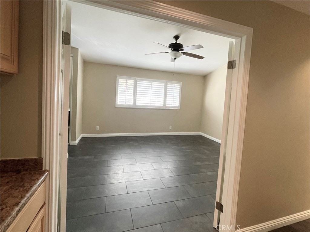 7566 E Woodsboro Ave - Photo 5 of 12
