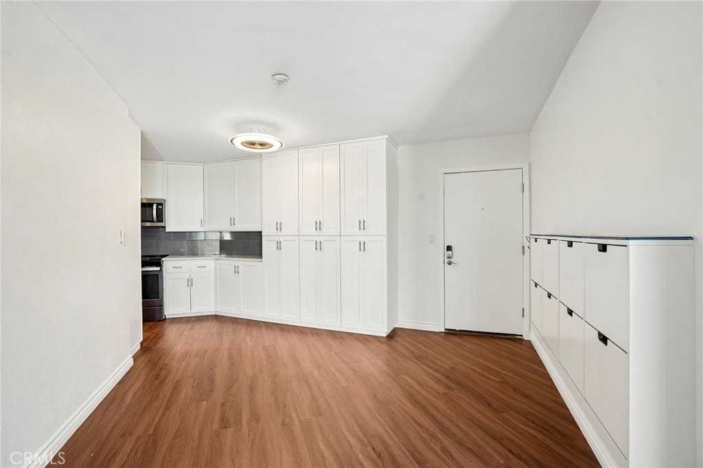 1108 Camino Real - Photo 7 of 34