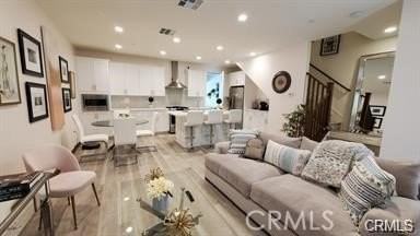 19528 Cardin Pl - Photo 3 of 6