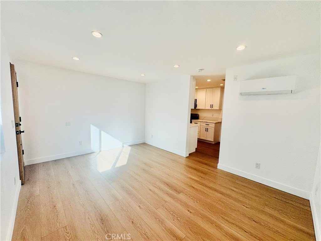 6860 Aura Ave - Photo 7 of 15