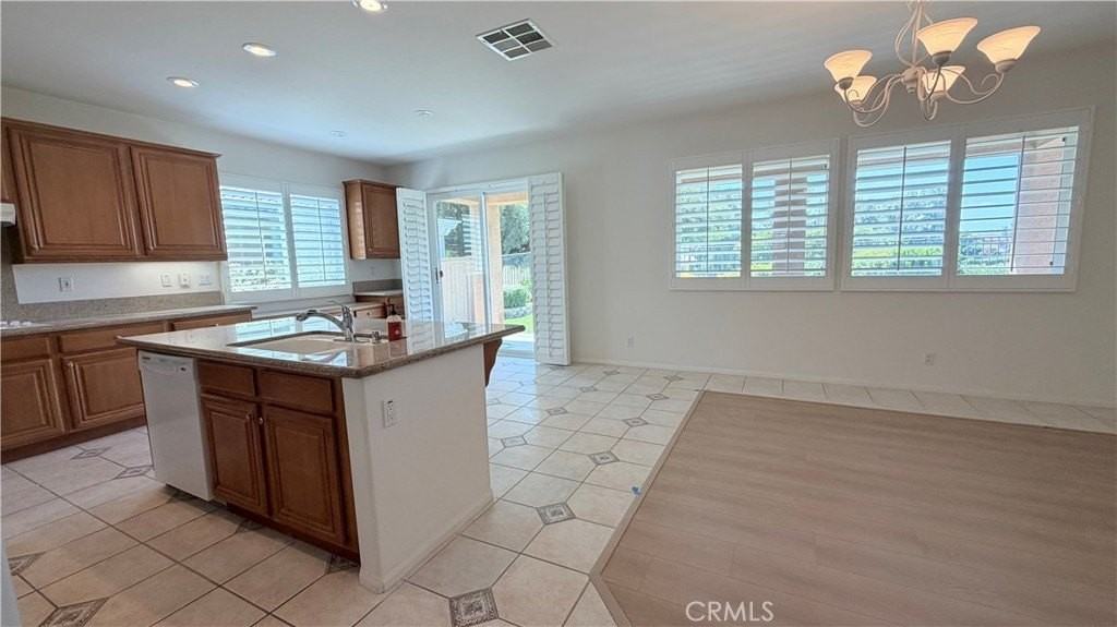 31444 Pennant Ct - Photo 4 of 25