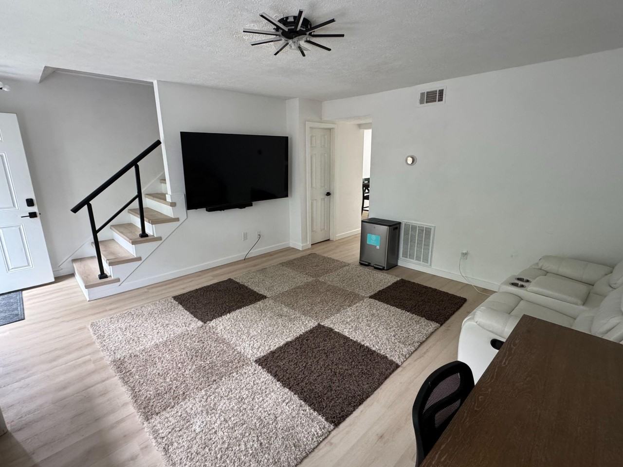 Five Oaks Dr - Photo 2 of 11