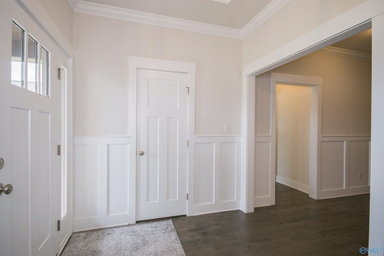 100 Bartram Way - Photo 3 of 48