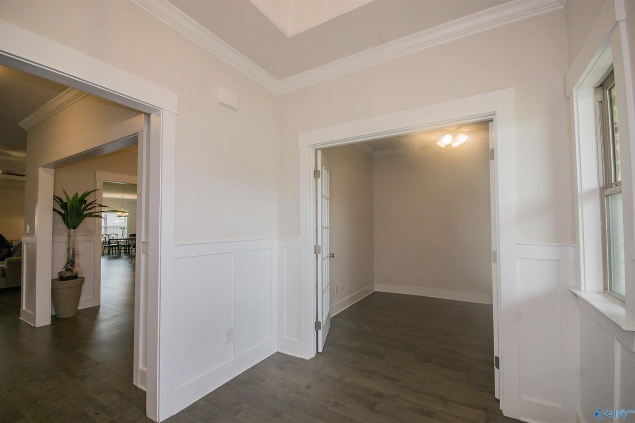 100 Bartram Way - Photo 5 of 48