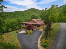 featured image of 693 Knights Gap