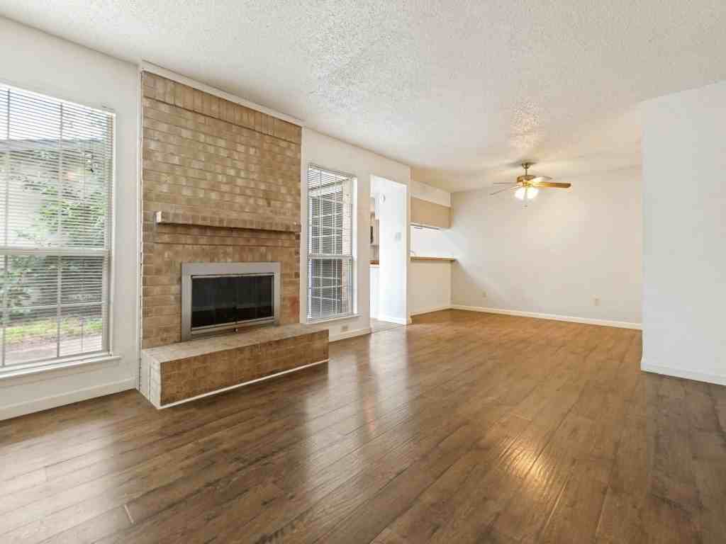 2929 Pegasus Dr - Photo 3 of 12