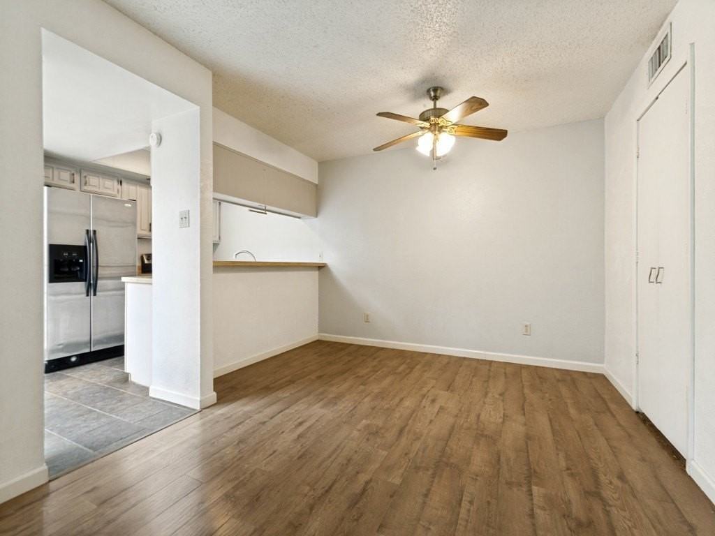 2929 Pegasus Dr - Photo 4 of 12