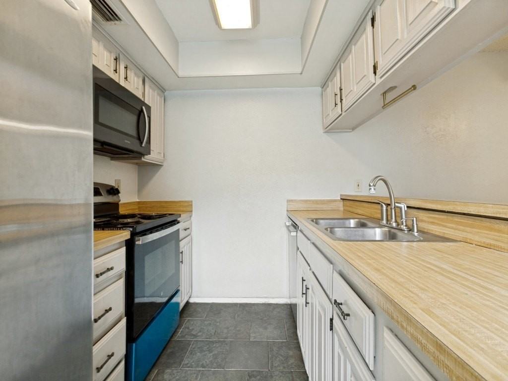 2929 Pegasus Dr - Photo 5 of 12