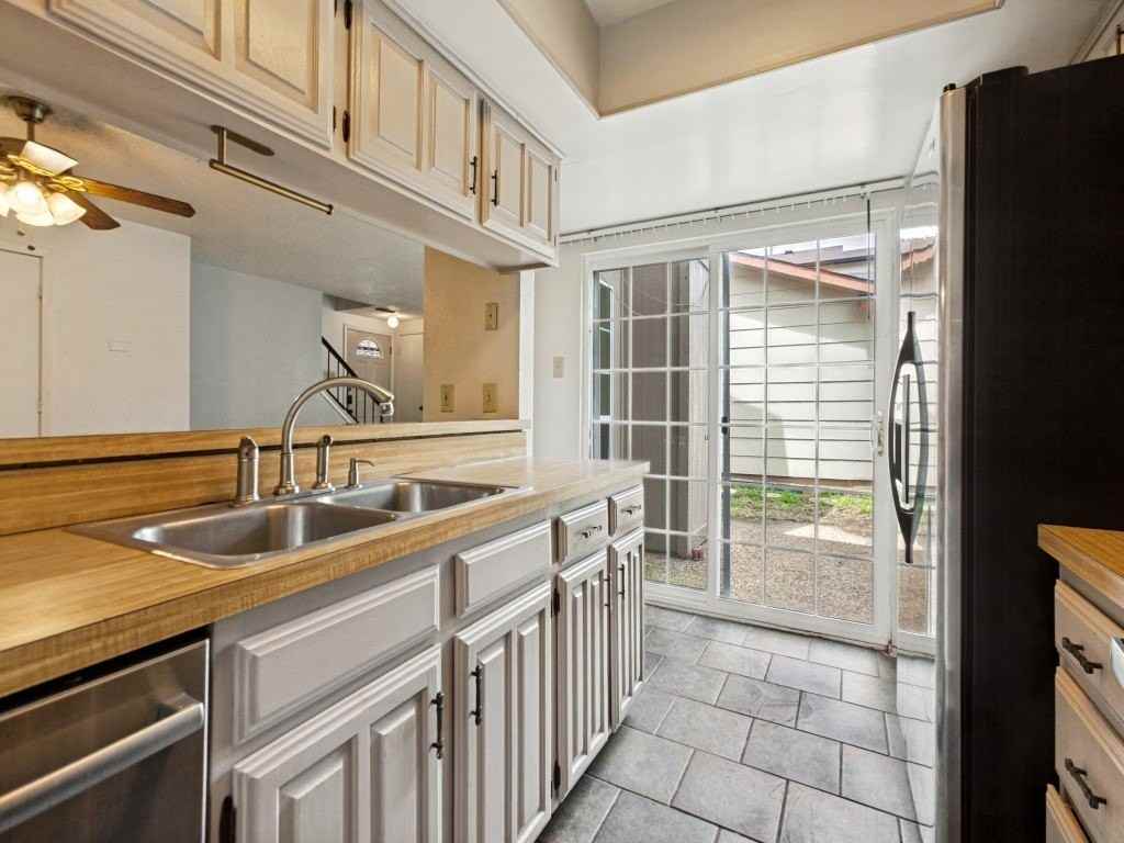 2929 Pegasus Dr - Photo 7 of 12