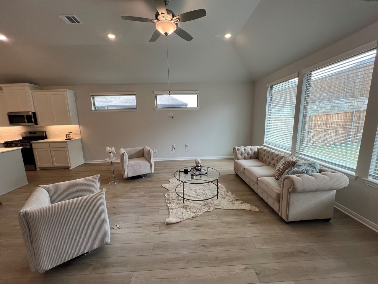 1431 Golden Meadow Dr - Photo 5 of 21