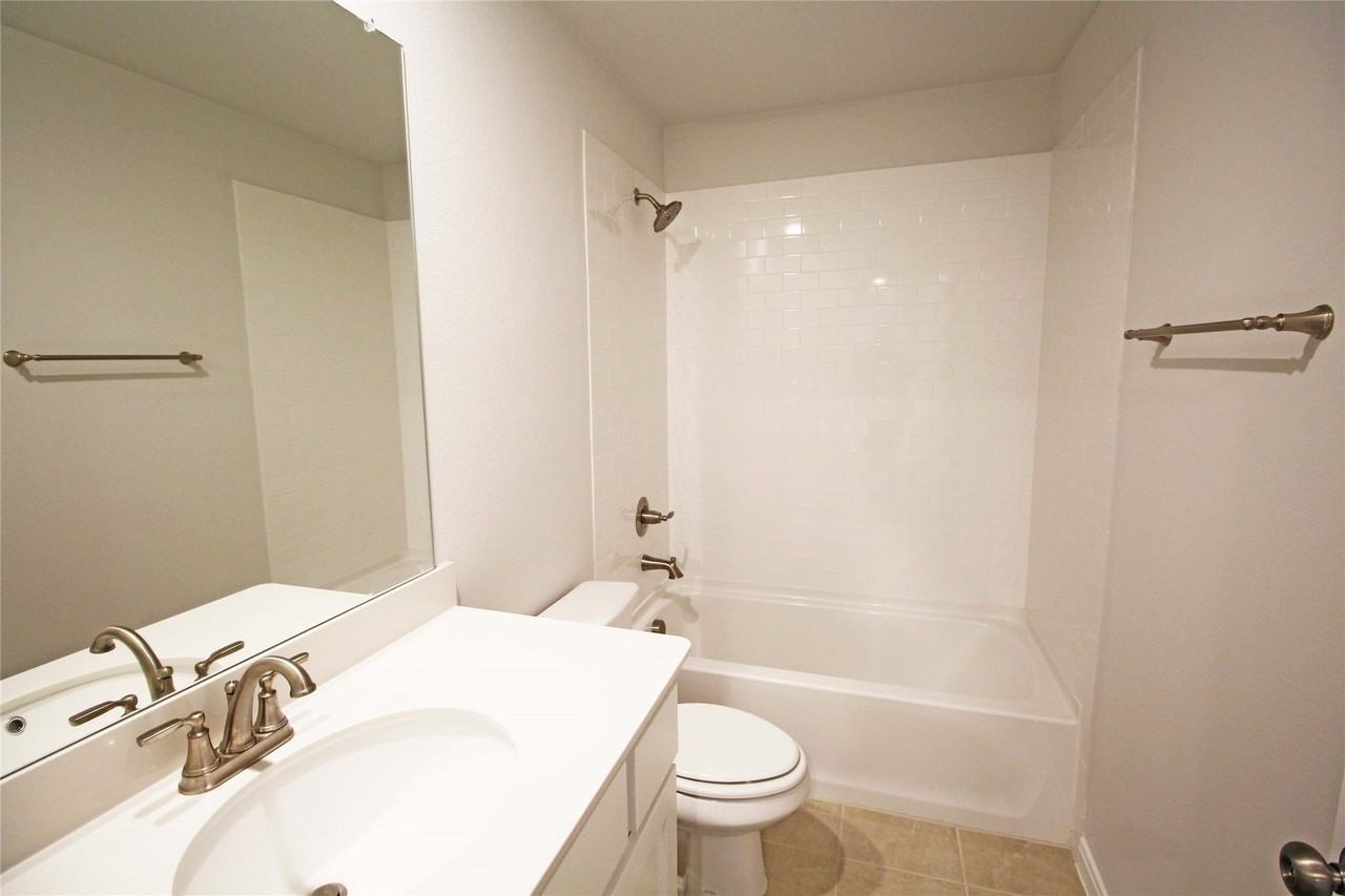 1431 Golden Meadow Dr - Photo 6 of 21