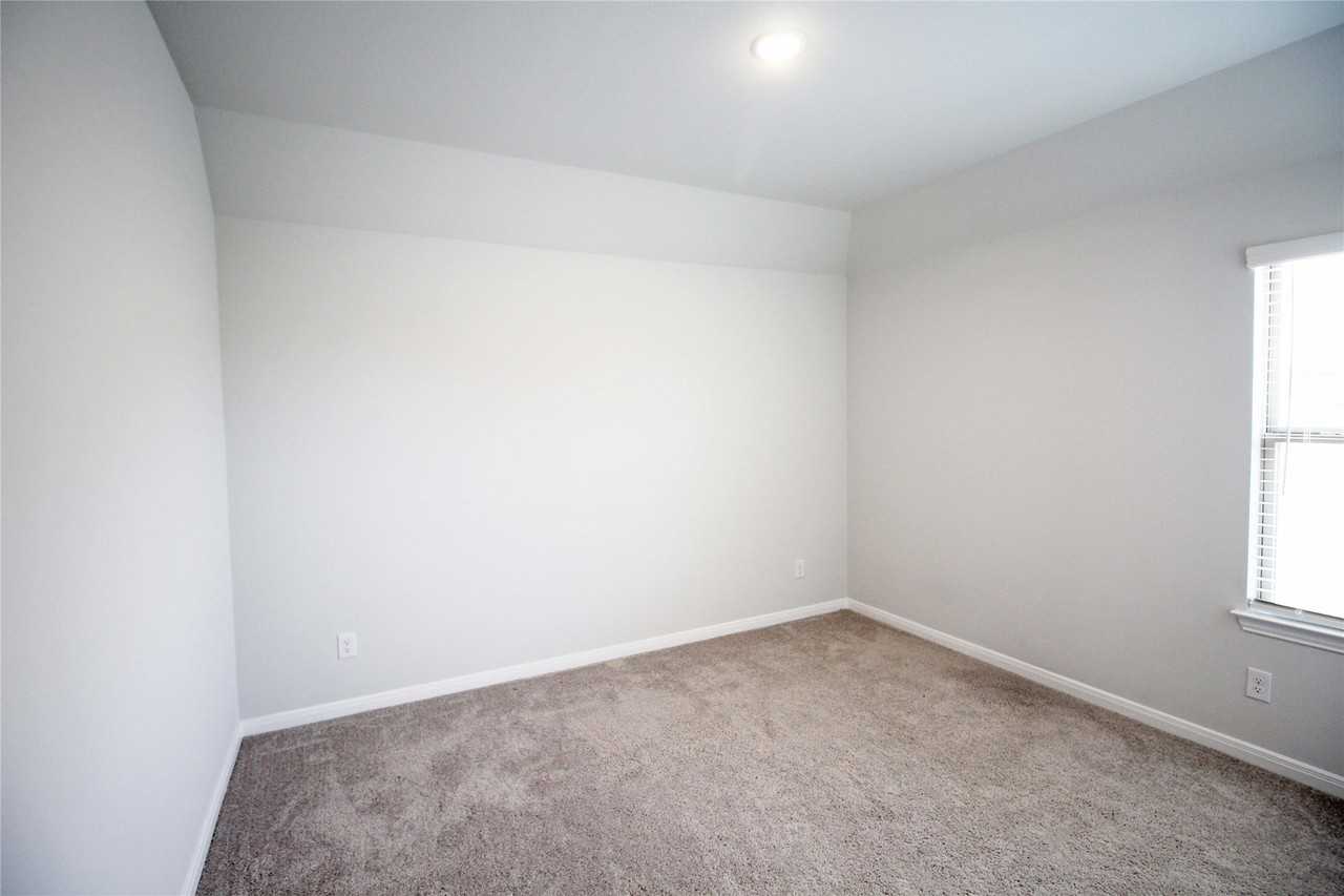 1431 Golden Meadow Dr - Photo 7 of 21