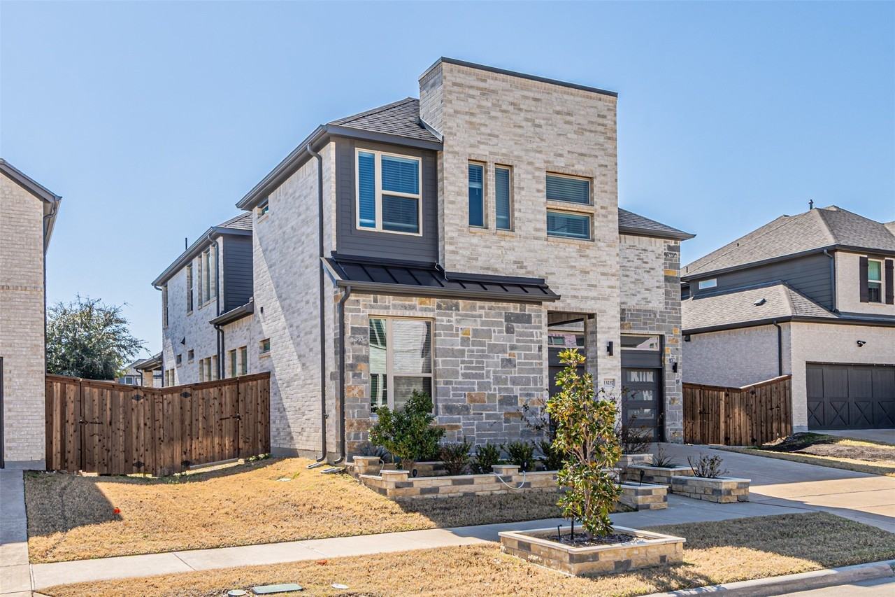 13237 Jonata St - Photo 2 of 40