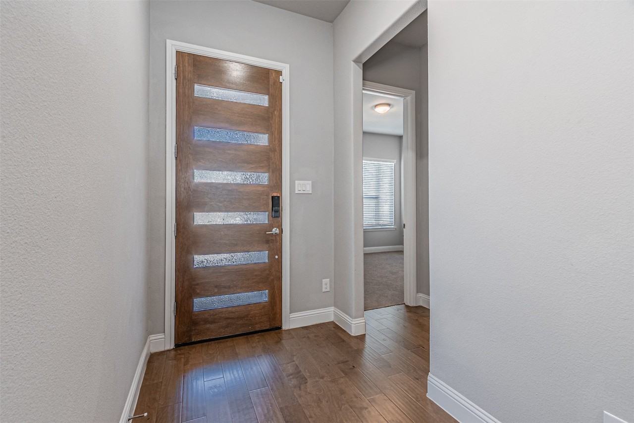 13237 Jonata St - Photo 5 of 40