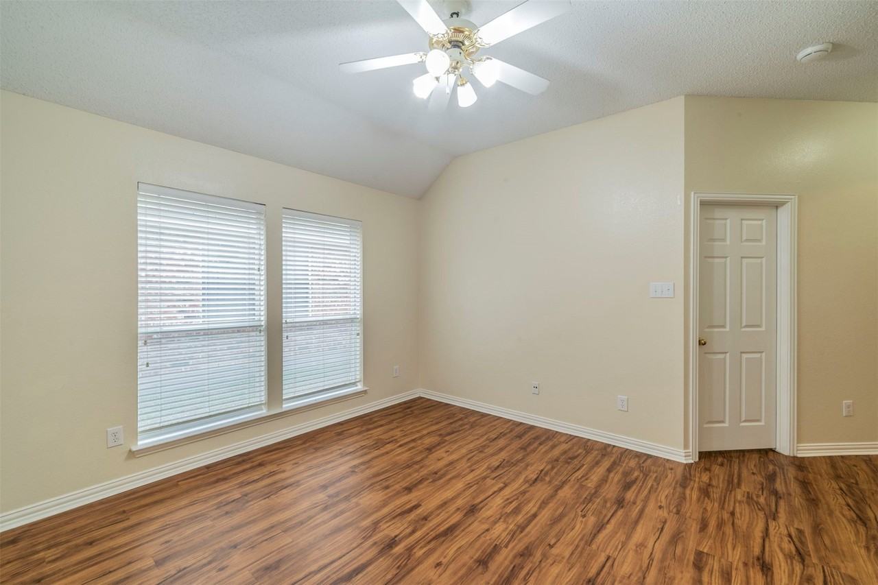 4709 Belladonna Dr - Photo 6 of 18