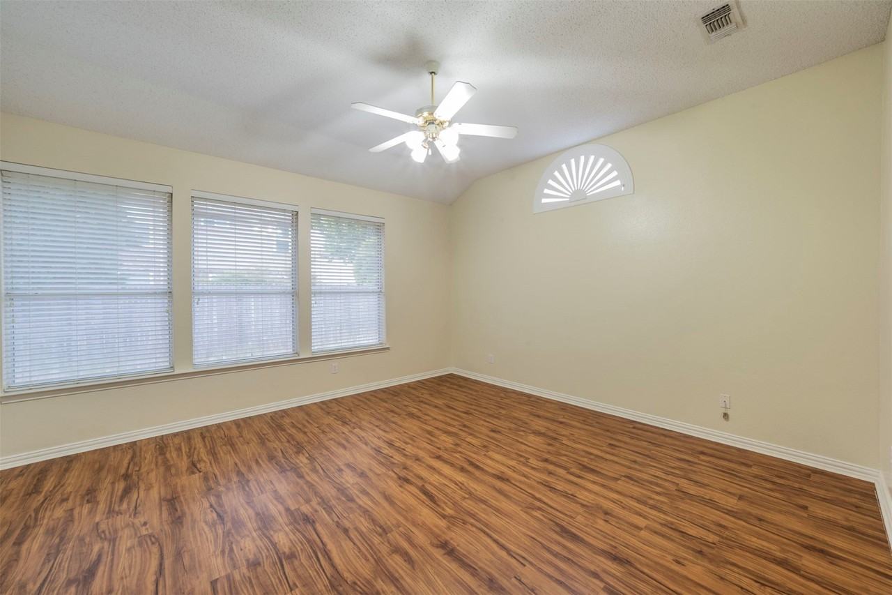 4709 Belladonna Dr - Photo 7 of 18