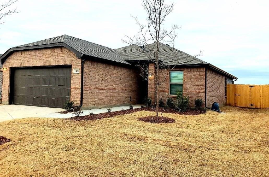 1410 Brindle Dr - Photo 2 of 12