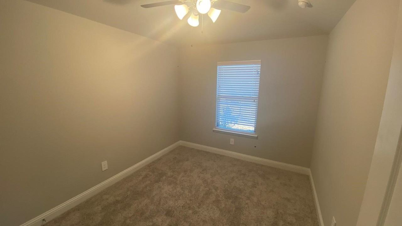 1410 Brindle Dr - Photo 6 of 12