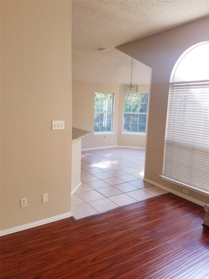 3519 Daisy Ln - Photo 3 of 18