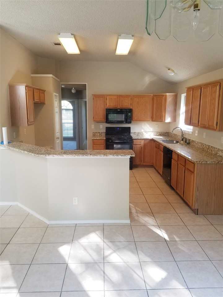 3519 Daisy Ln - Photo 5 of 18