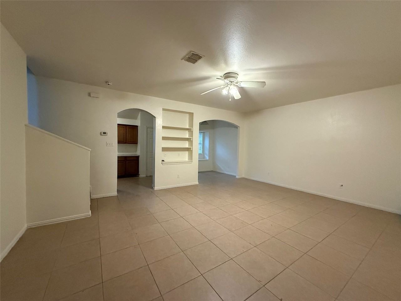 216 Creek Cove Dr - Photo 3 of 17