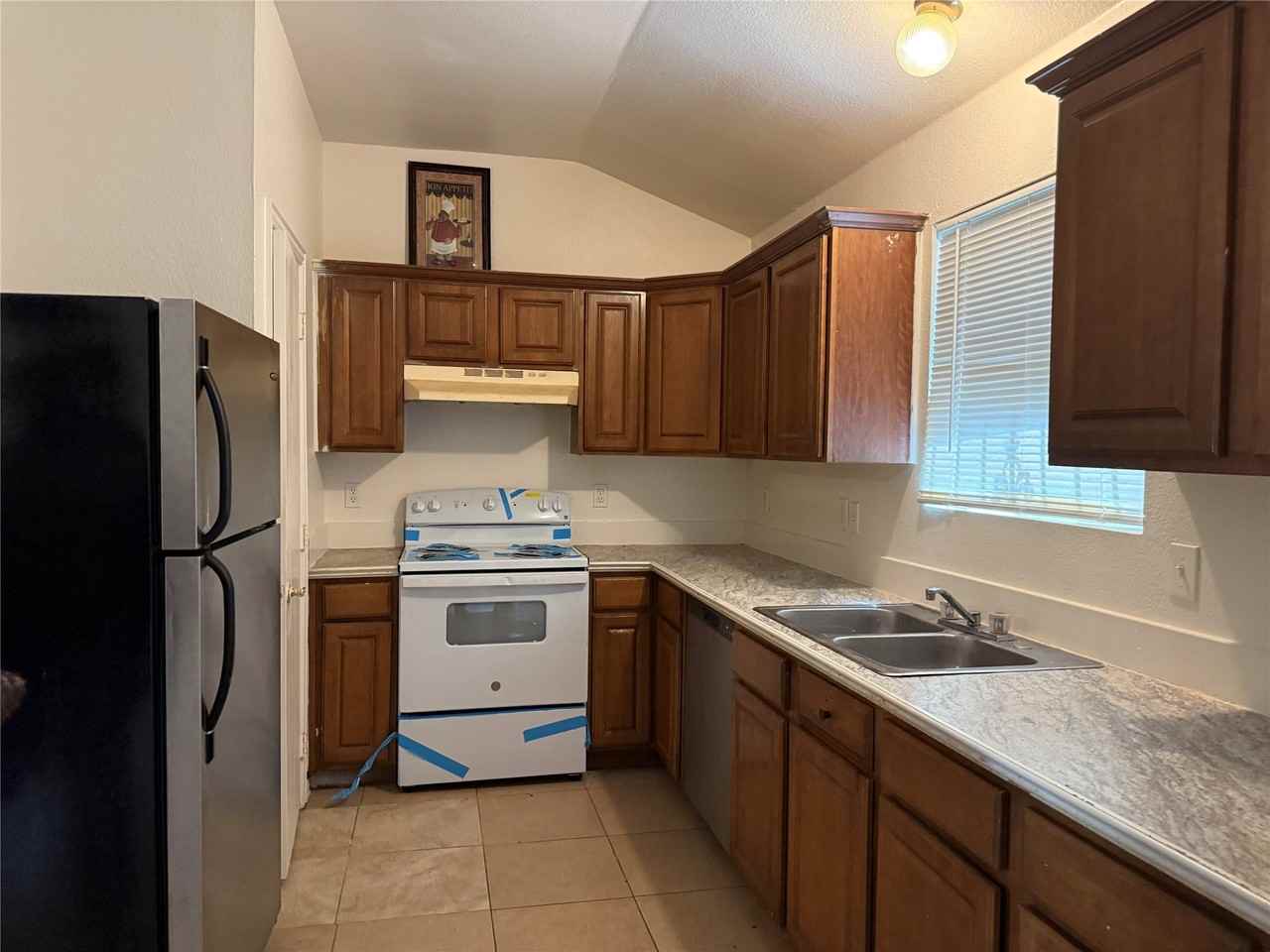 216 Creek Cove Dr - Photo 5 of 17