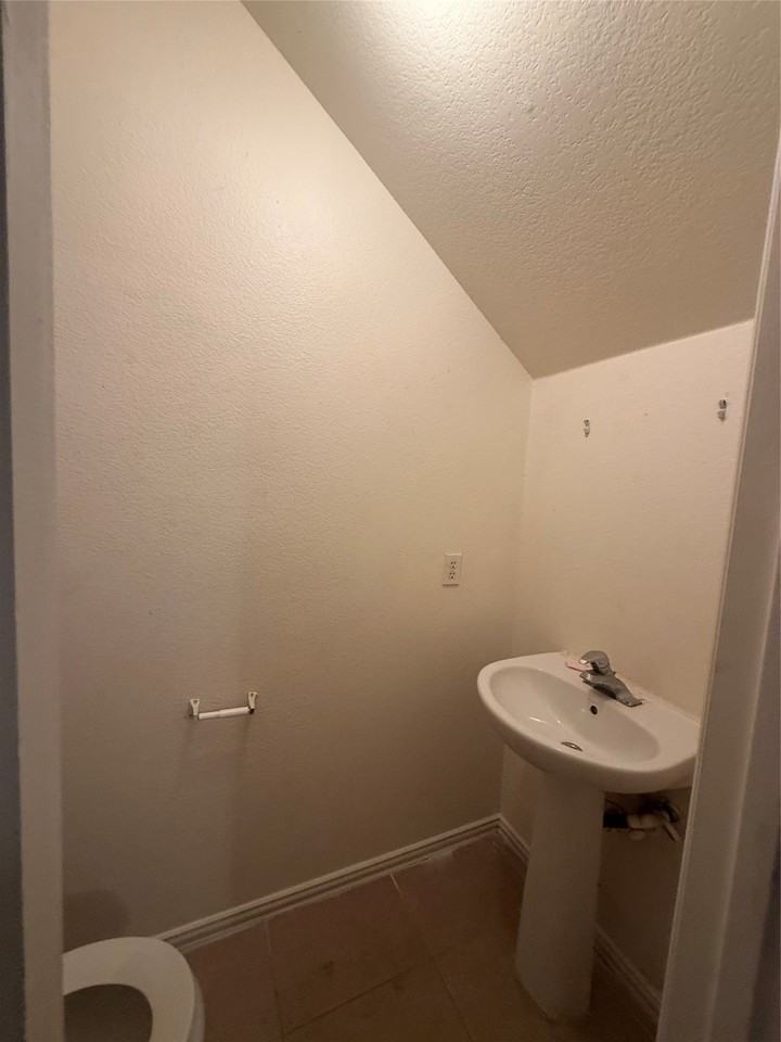 216 Creek Cove Dr - Photo 7 of 17