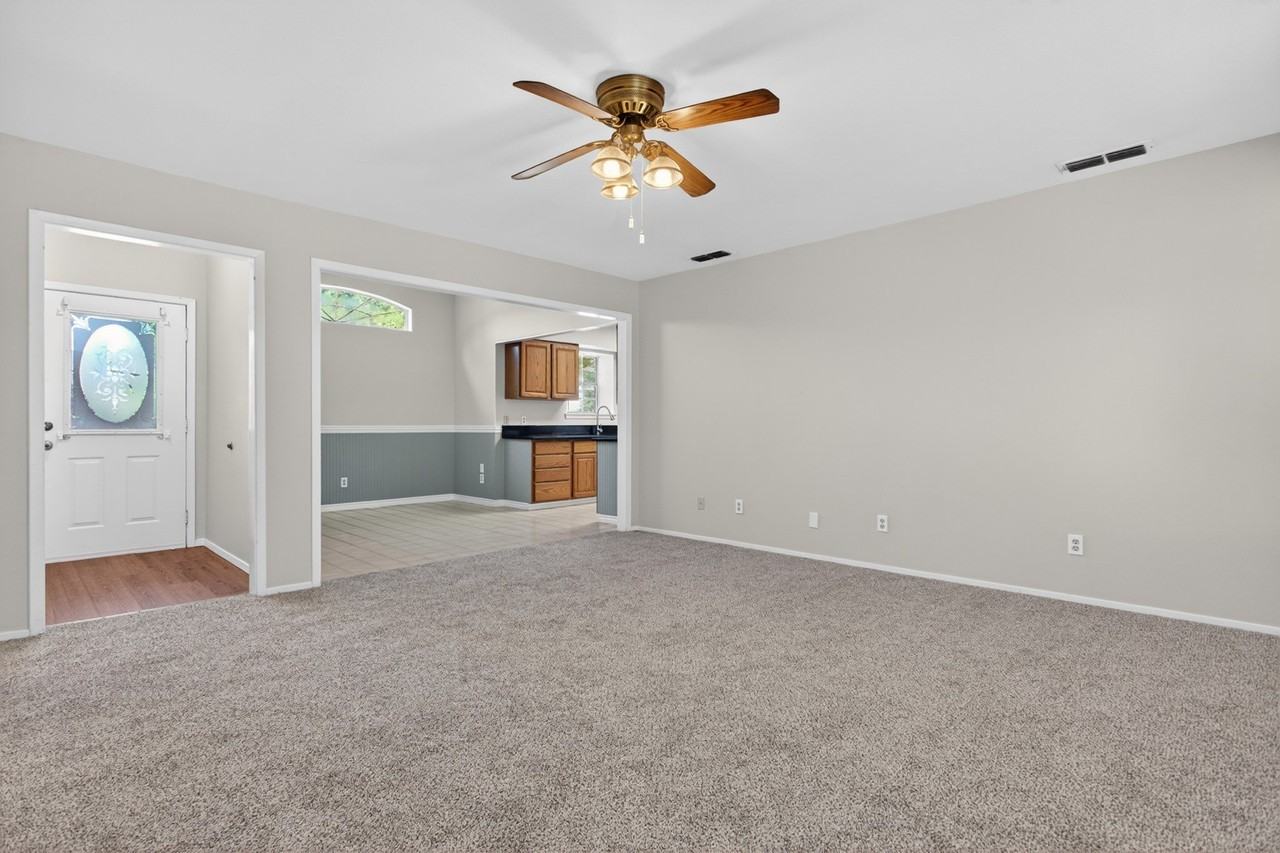 5301 Tartan Cir - Photo 4 of 25