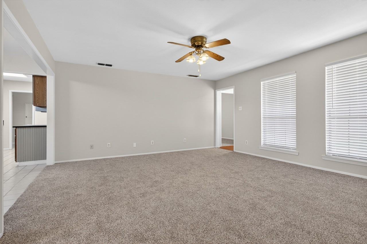 5301 Tartan Cir - Photo 7 of 25