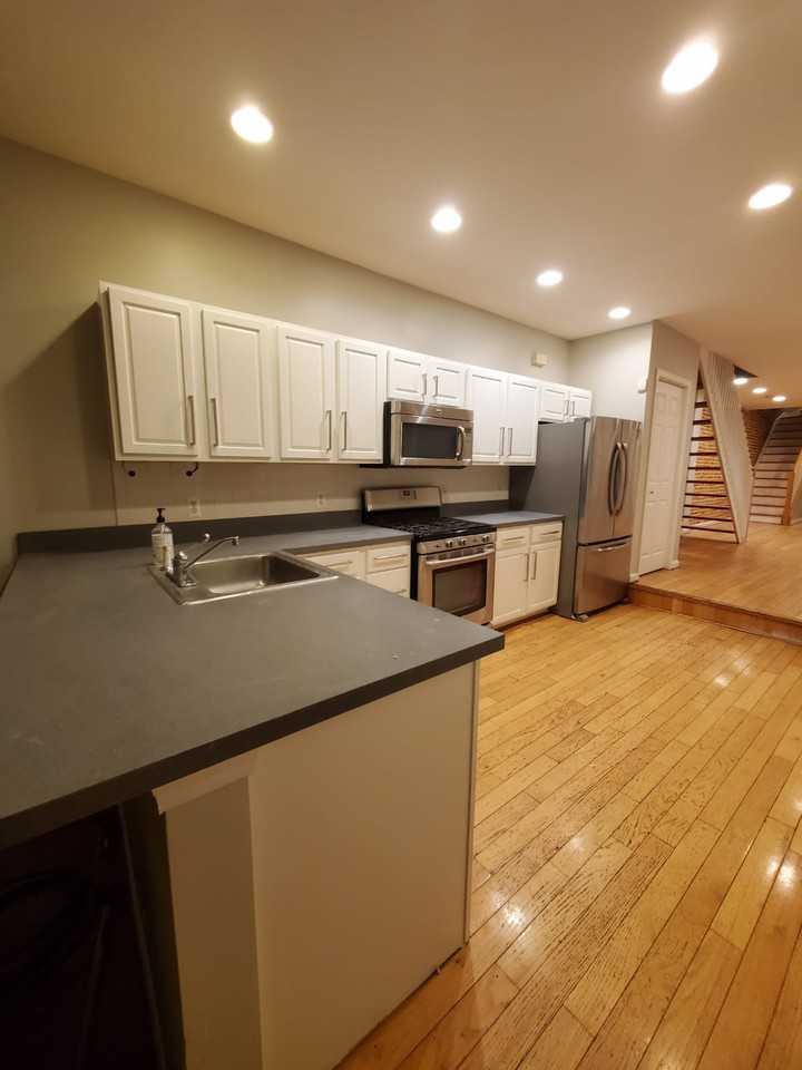 1430 Light St #1 - Photo 4 of 11