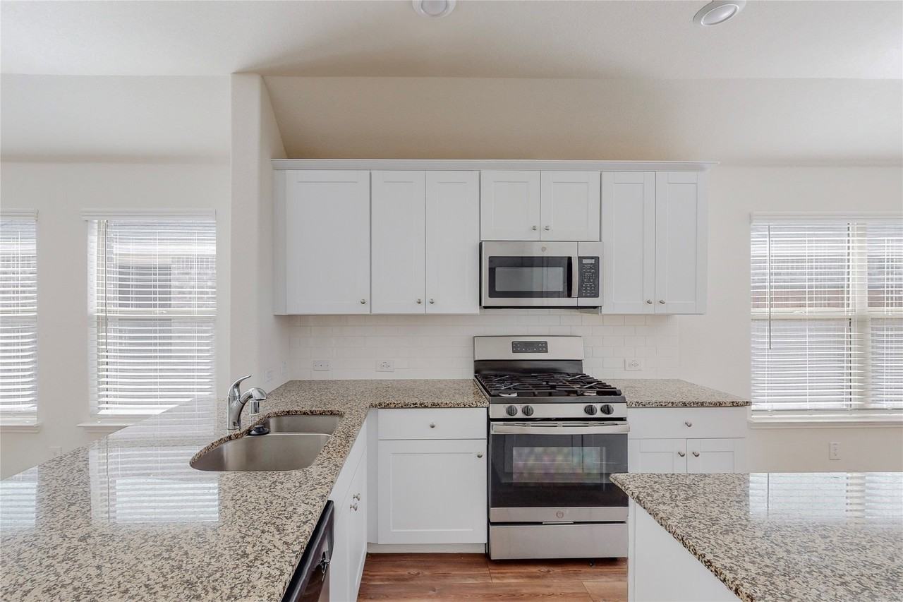 2348 Evening Stone Dr - Photo 6 of 30