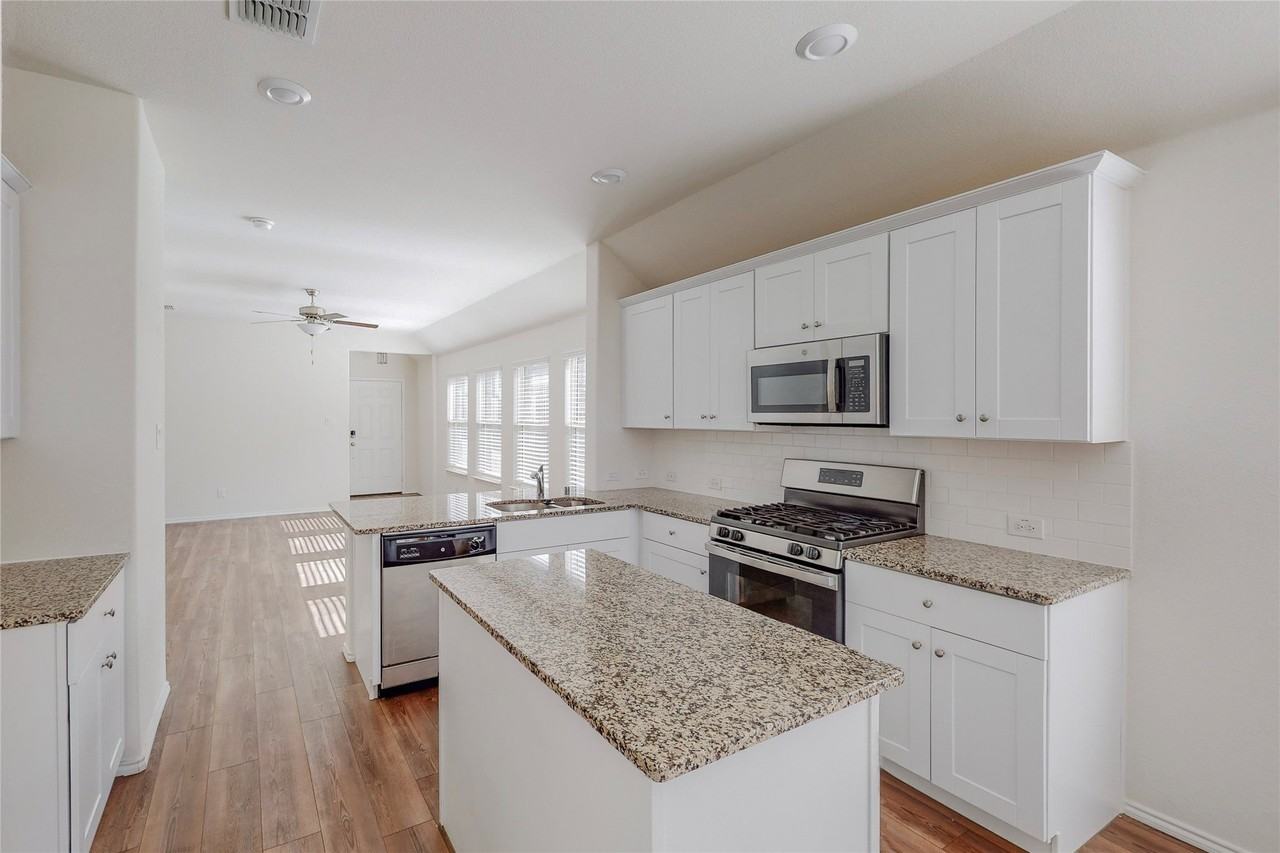 2348 Evening Stone Dr - Photo 7 of 30