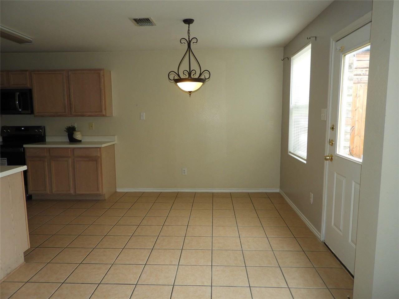 12914 Vassar Dr - Photo 6 of 17