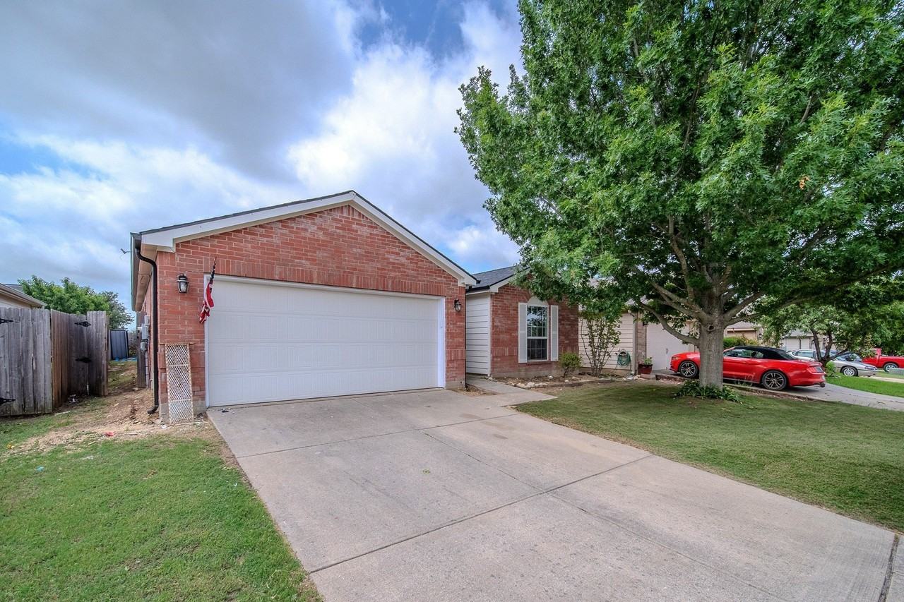 2037 Cedar Trl - Photo 2 of 39