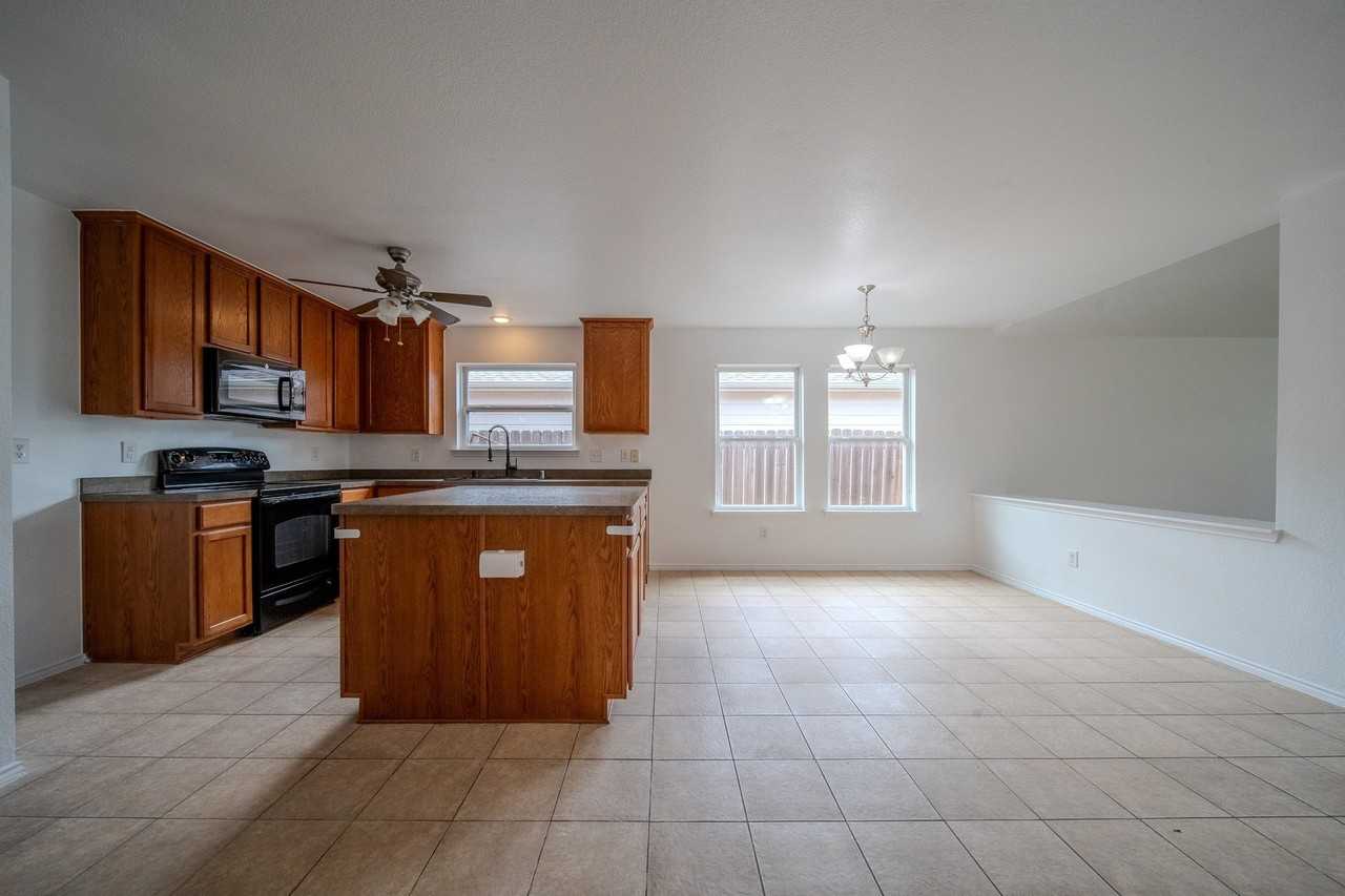 2037 Cedar Trl - Photo 5 of 39