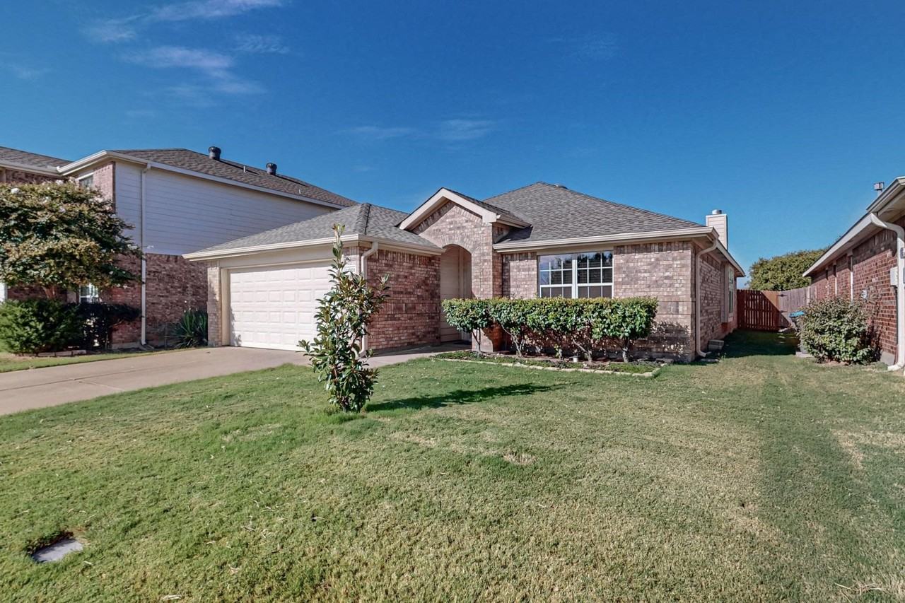 11501 Lauren Way - Photo 2 of 39