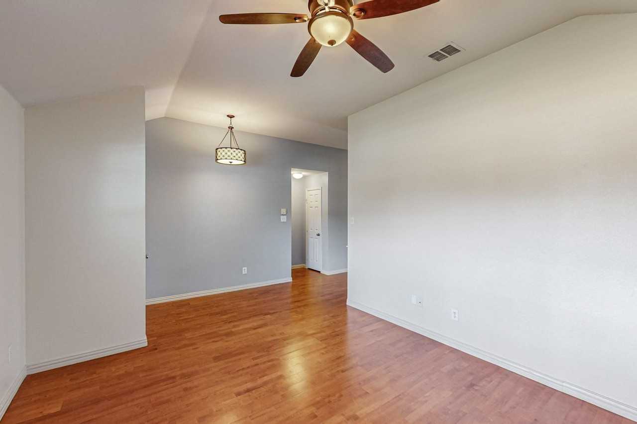 11501 Lauren Way - Photo 6 of 39