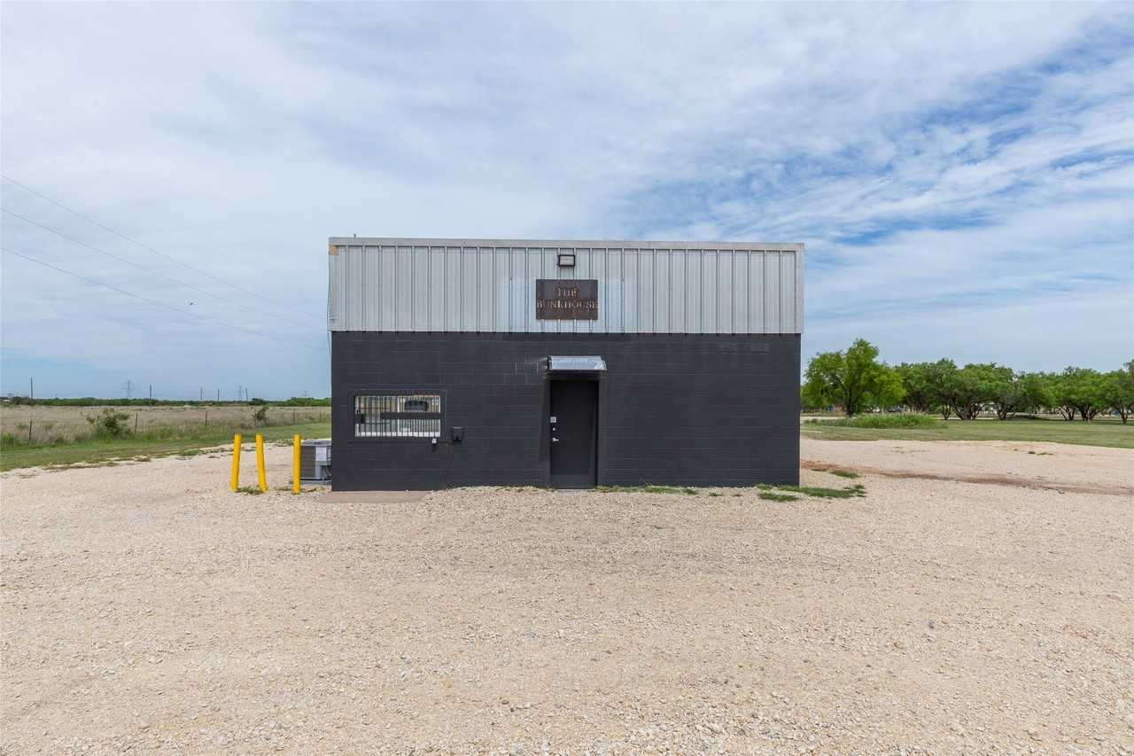 381 N Fm 707 - Photo 3 of 19