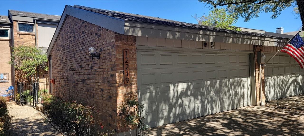 12219 Montego Plz - Photo 4 of 15