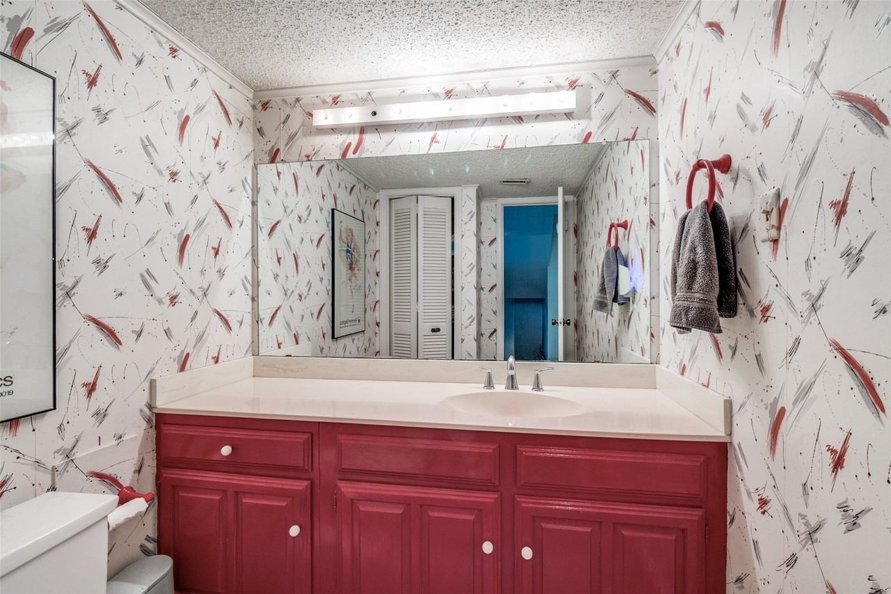 12219 Montego Plz - Photo 5 of 15