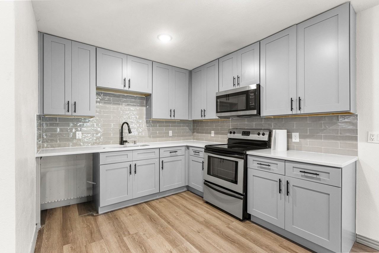 5160 Cardiff St - Photo 6 of 16
