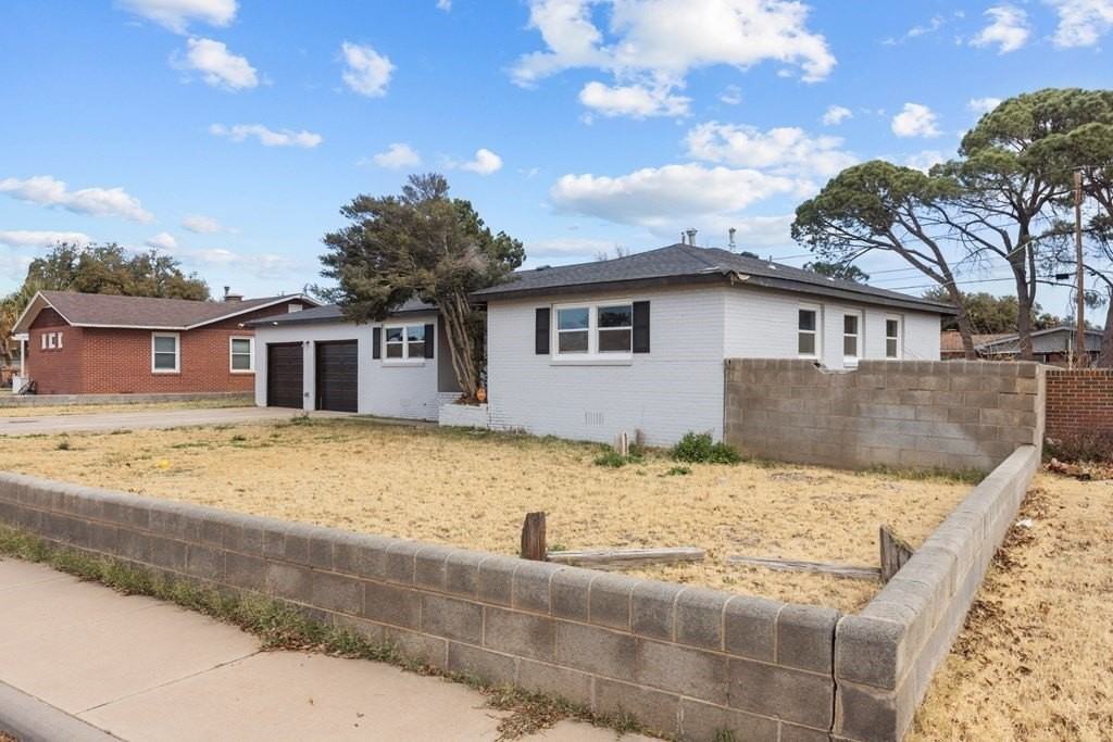 1308 Laurel Ave - Photo 3 of 21