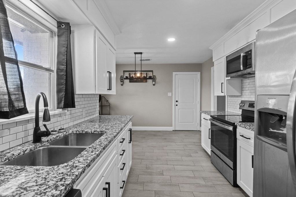 1308 Laurel Ave - Photo 4 of 21